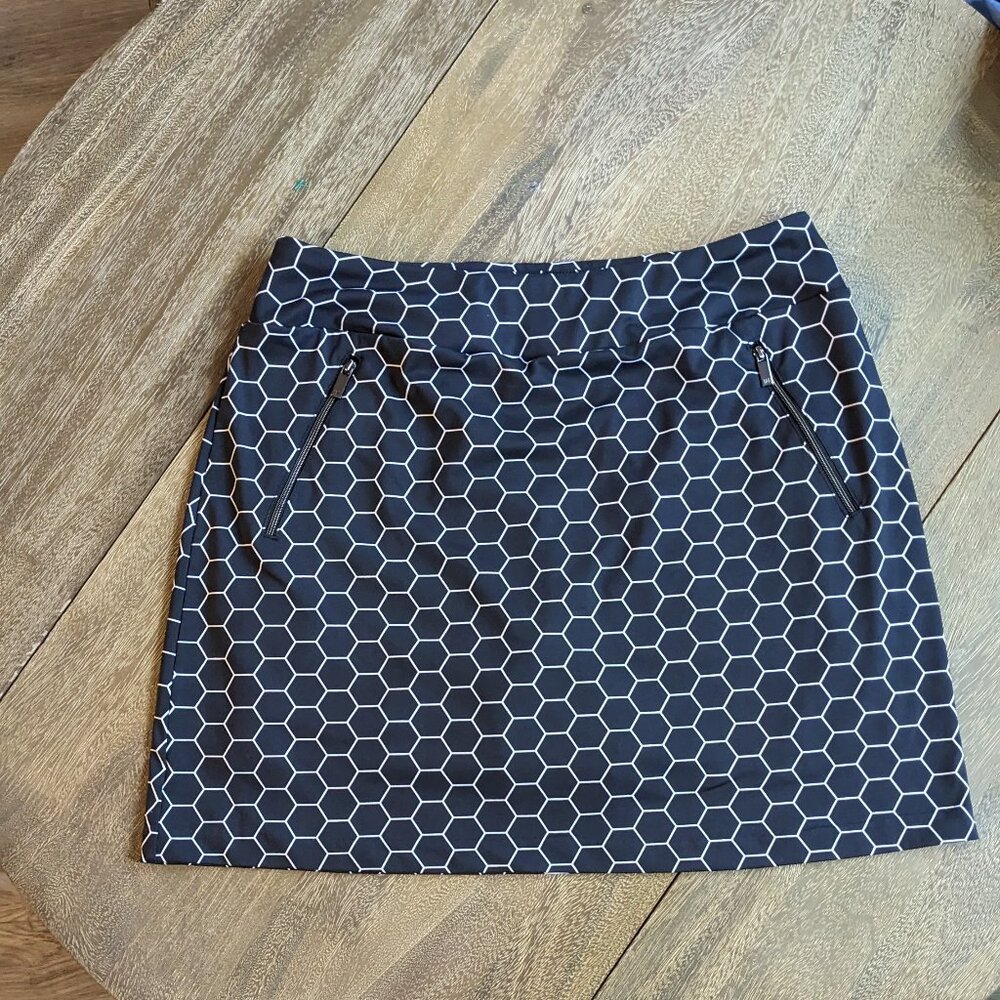 Tail Black and White Honeycomb pattern 17" Skirt Athletic Activewear, Size M